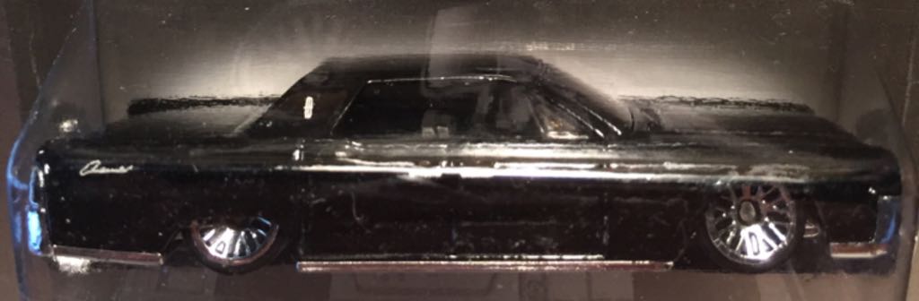 Lincoln Continental, 64 - HW 007 toy car collectible - Main Image 2