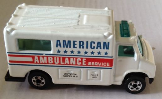 Ambulancia American Service Blanca - Hot Wheels toy car collectible - Main Image 2