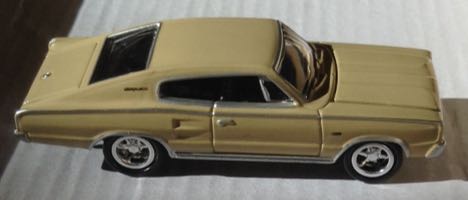 Dodge Charger 1966 Cafe Claro - Johnny Lightning toy car collectible - Main Image 2