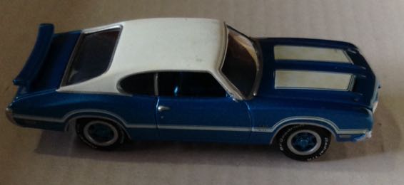 Oldsmobile 442 Azul 1971 - Johnny Lightning toy car collectible - Main Image 2