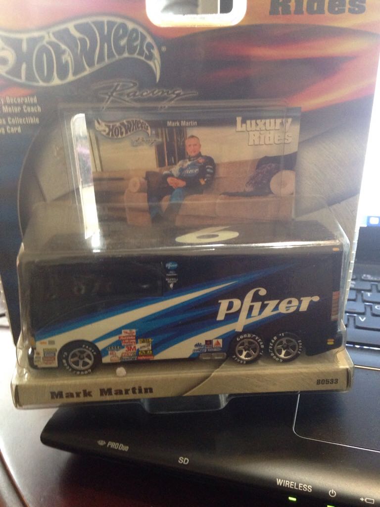 Luxury Rides Mark Martin  toy car collectible - Main Image 2