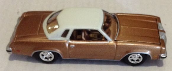 Olds Cutlass 1976 Bronce - Johnny Lightning toy car collectible - Main Image 2