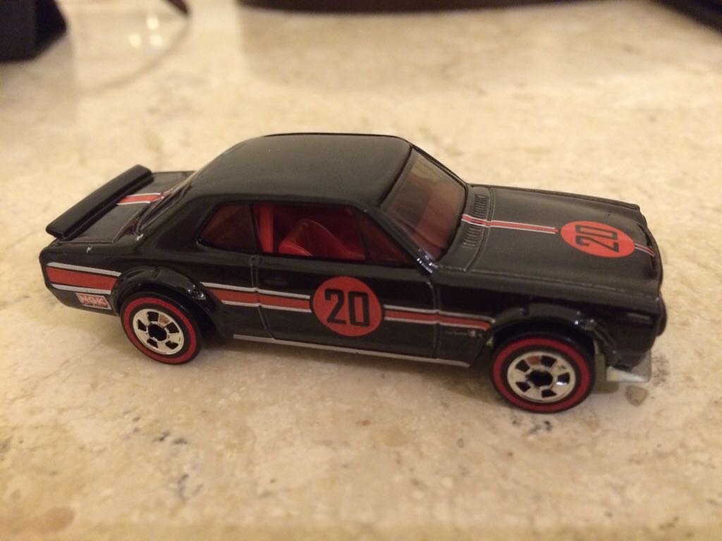 Nissan Skyline H/T 2000GT-X - ’15 Redline Series toy car collectible - Main Image 2