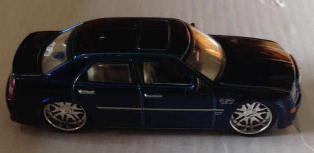 Chrysler 300C Hemi Azul Marino - Maisto toy car collectible - Main Image 2