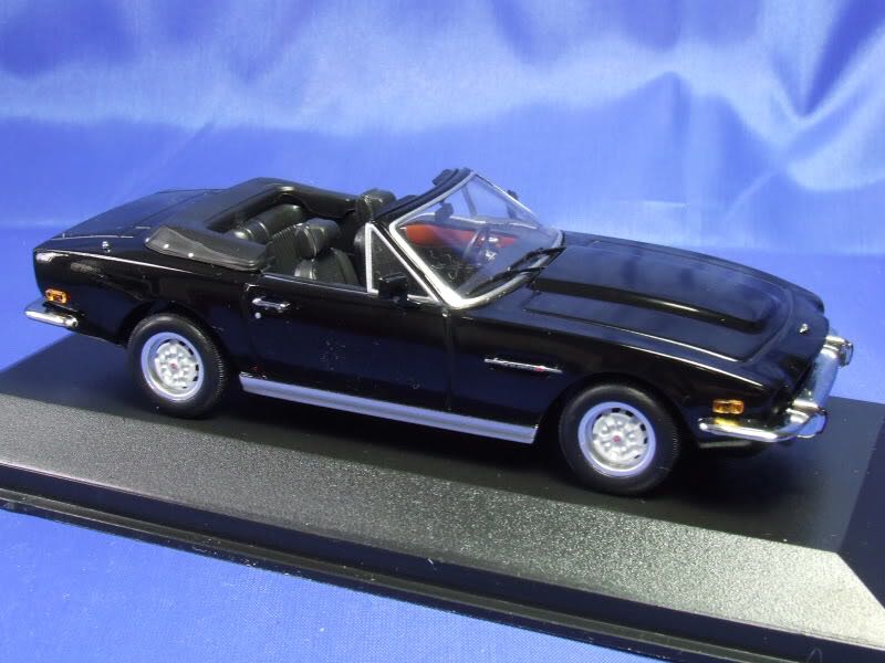 Aston Martin V8 Volante - Aston Martin toy car collectible - Main Image 2