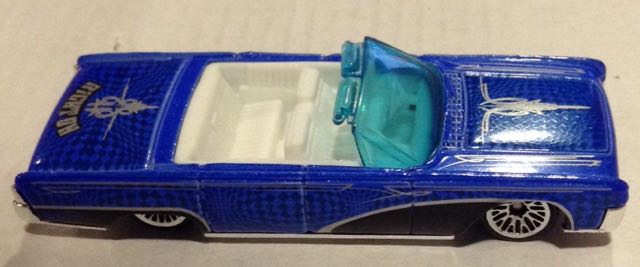 Lincoln Continental 1964 Azul  - Hot Wheels toy car collectible - Main Image 2