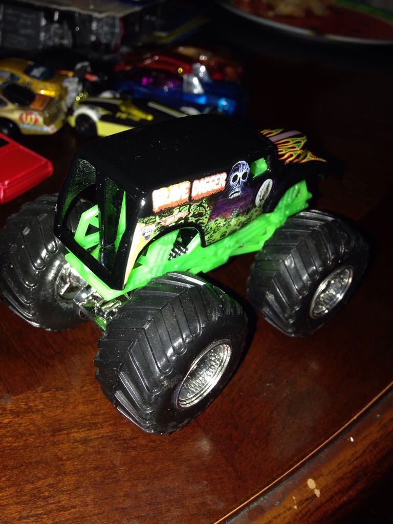 (loose)grave Digger  toy car collectible - Main Image 2