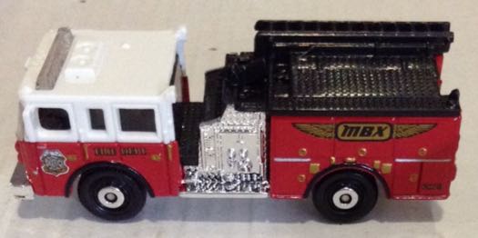 Dash Fire Engine Blanco Y Rojo - Machtbox toy car collectible - Main Image 2