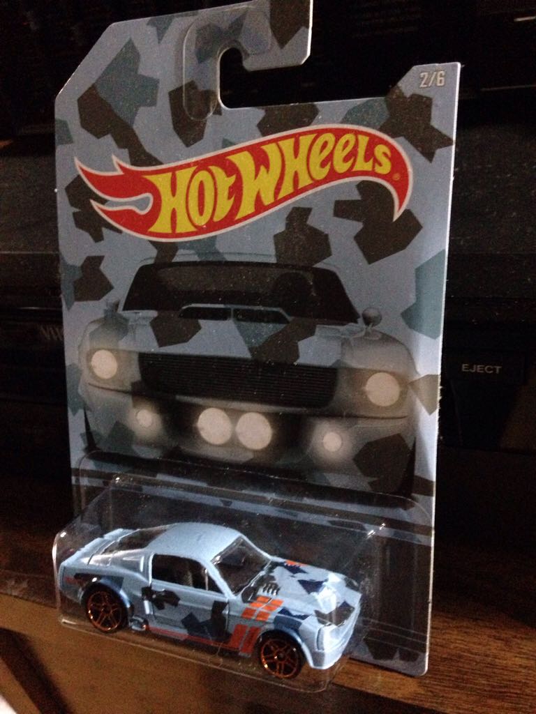 ‘10 Ford Shelby GT500 Super Snake