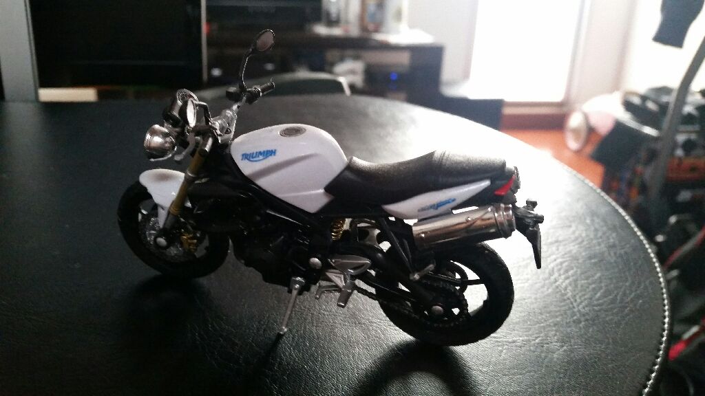 Triumph Street Triplet toy car collectible - Main Image 2