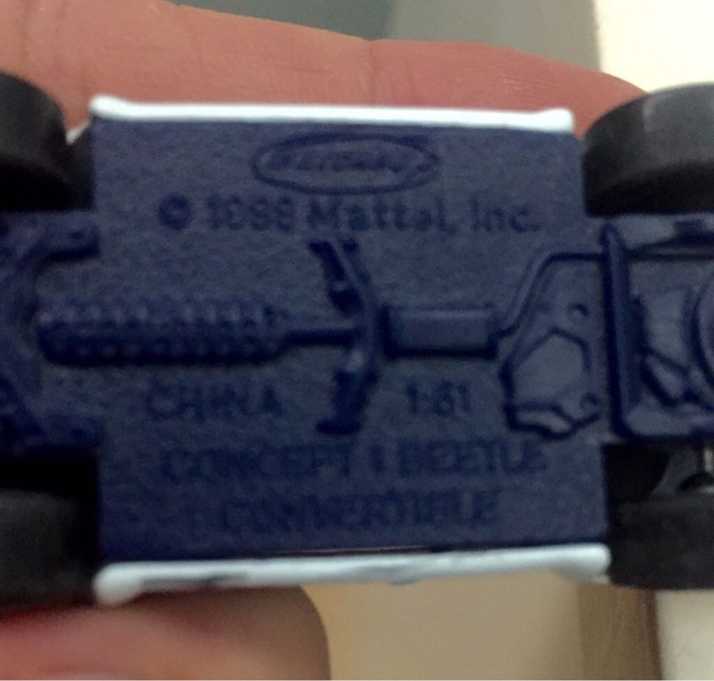 CONCEPT 1 BEETLE CONVERTIBLE - Buried Treasure/Mainline toy car collectible - Main Image 2