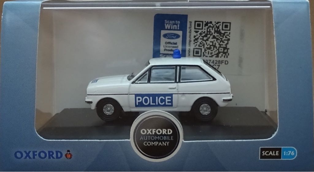 FORD FIESTA POLICE  toy car collectible - Main Image 2