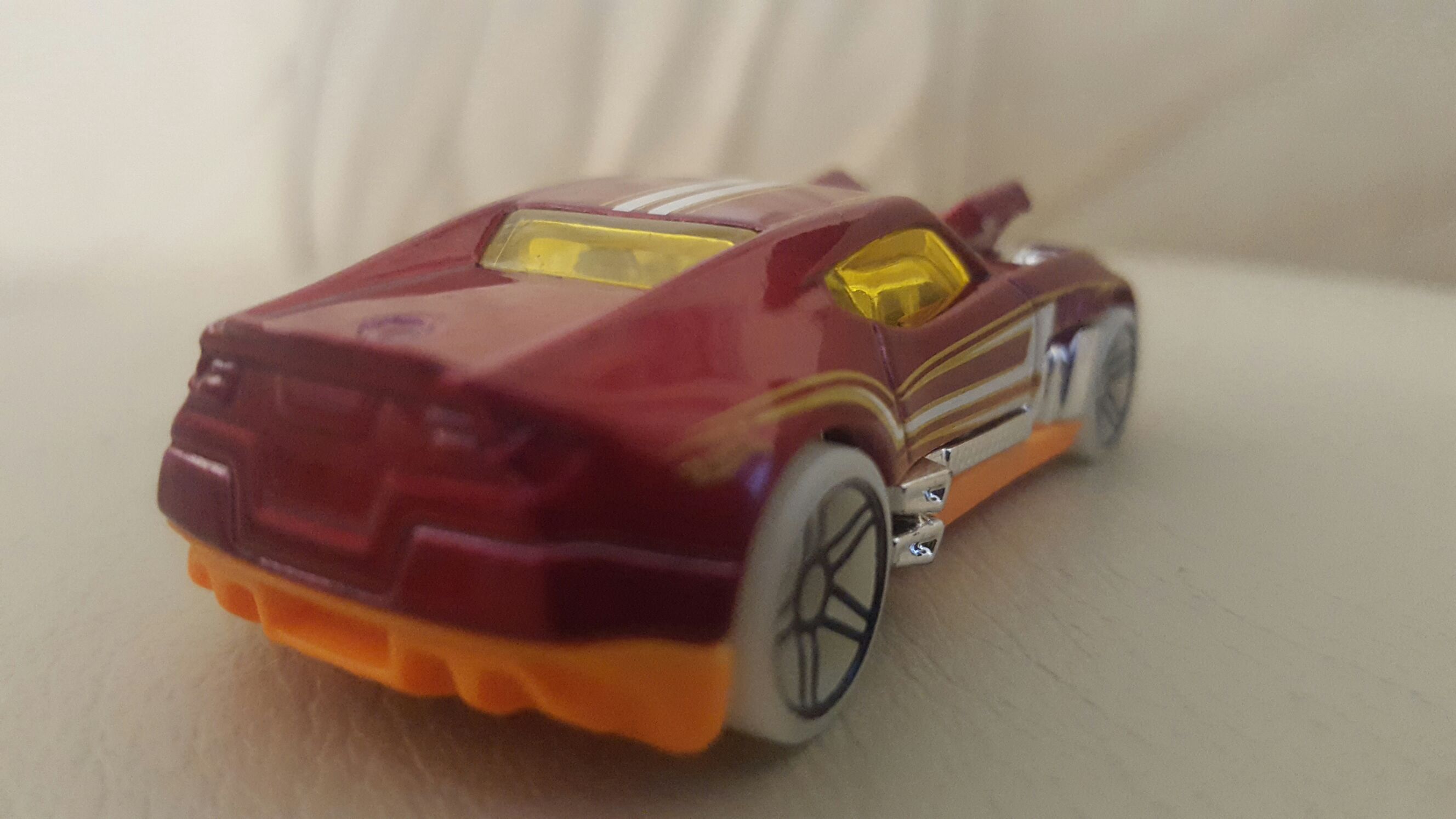 Twinduction - HW - Glow Wheels toy car collectible - Main Image 2