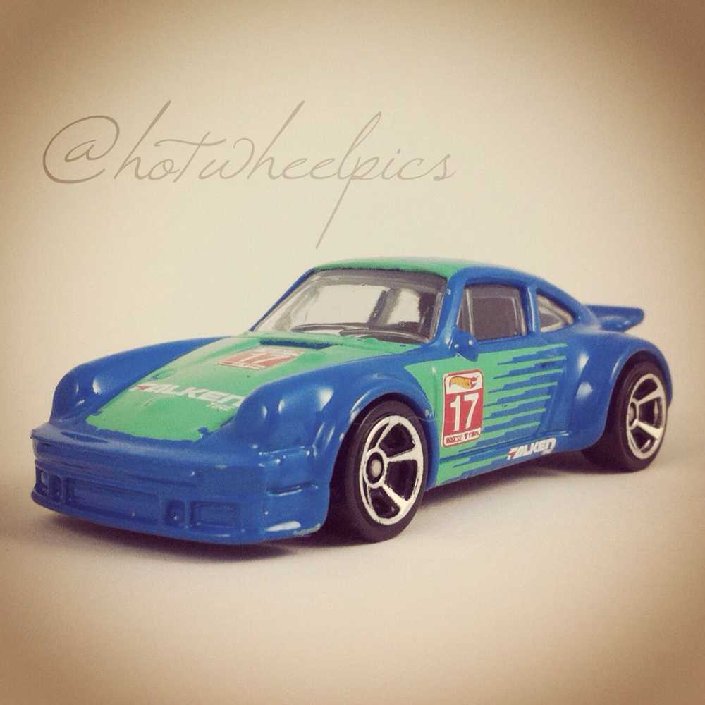 Porche 934 Turbo Rsr - HW Speed Graphics toy car collectible - Main Image 3