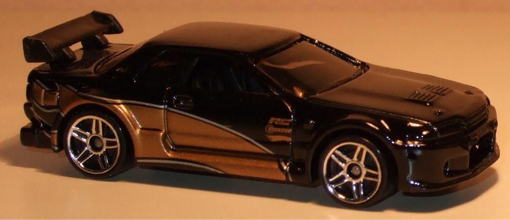 Nissan Skyline - 2008 - HW Web Trading Cars™️ toy car collectible - Main Image 2
