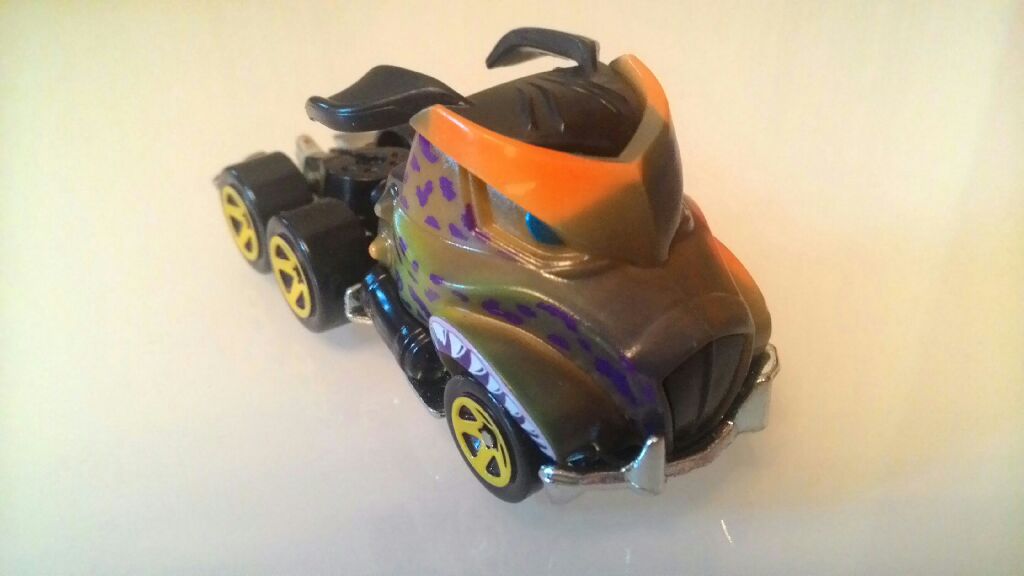 Rig Dog - Color Shifters Creatures toy car collectible - Main Image 2