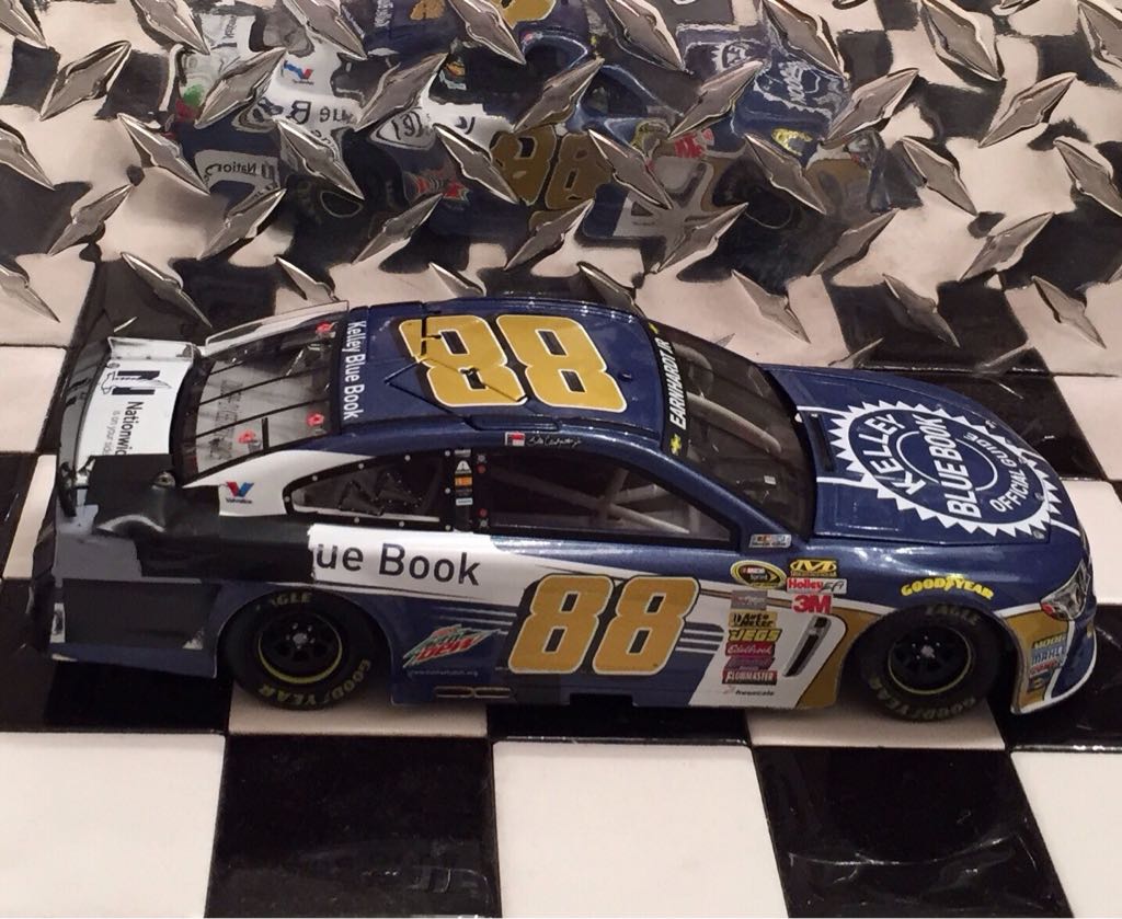 Dale Earnhardt Jr. - NASCAR Sprint Cup Series toy car collectible - Main Image 2