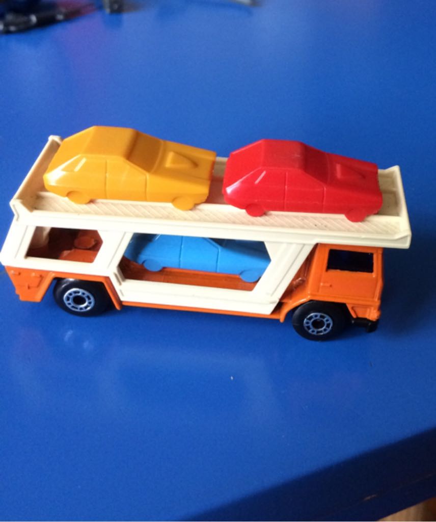 Car Transporter - Matchbox Superfast toy car collectible - Main Image 2