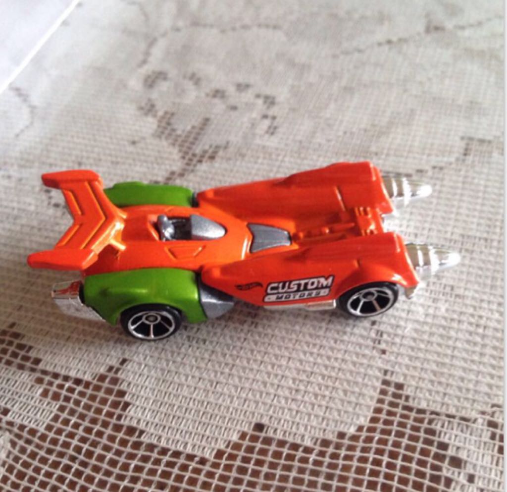 Ollie Rocket - HW CITY - HW Space Team toy car collectible - Main Image 2
