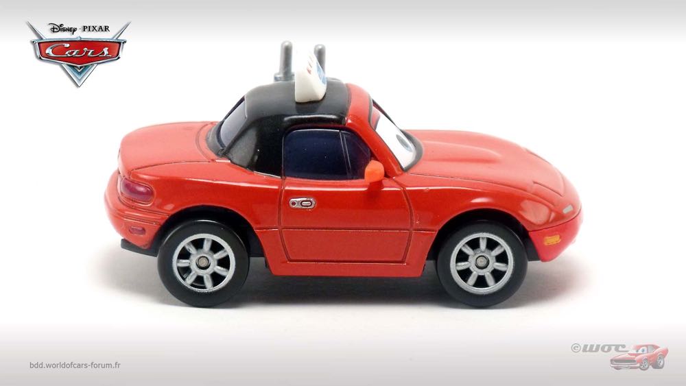 Waitress Tia - (2010 - Final Lap) PACK OF 3 (42) toy car collectible - Main Image 3