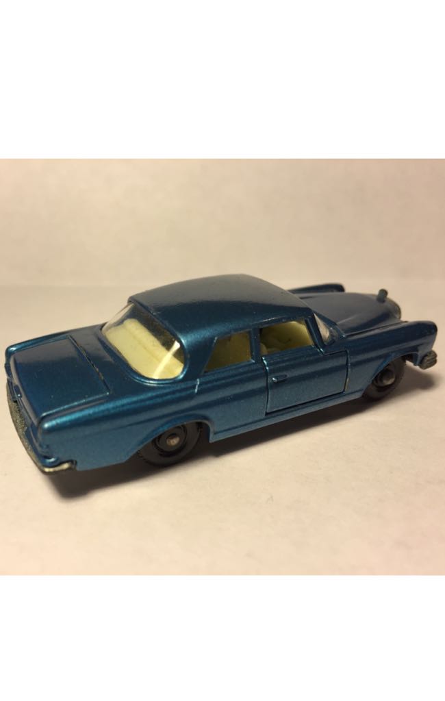 46- Mercedes 300SE sedan - 300 SE toy car collectible - Main Image 2