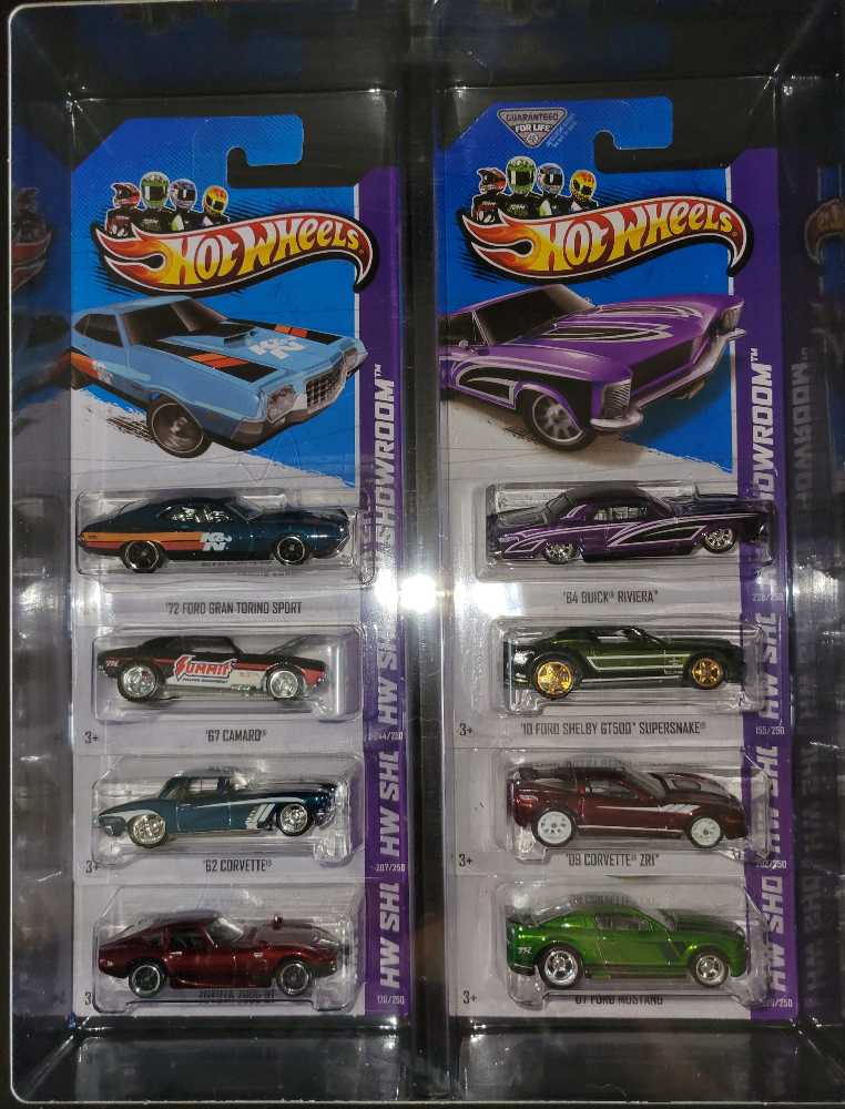 ’09 Corvette ZR1 - HW Showroom toy car collectible - Main Image 3