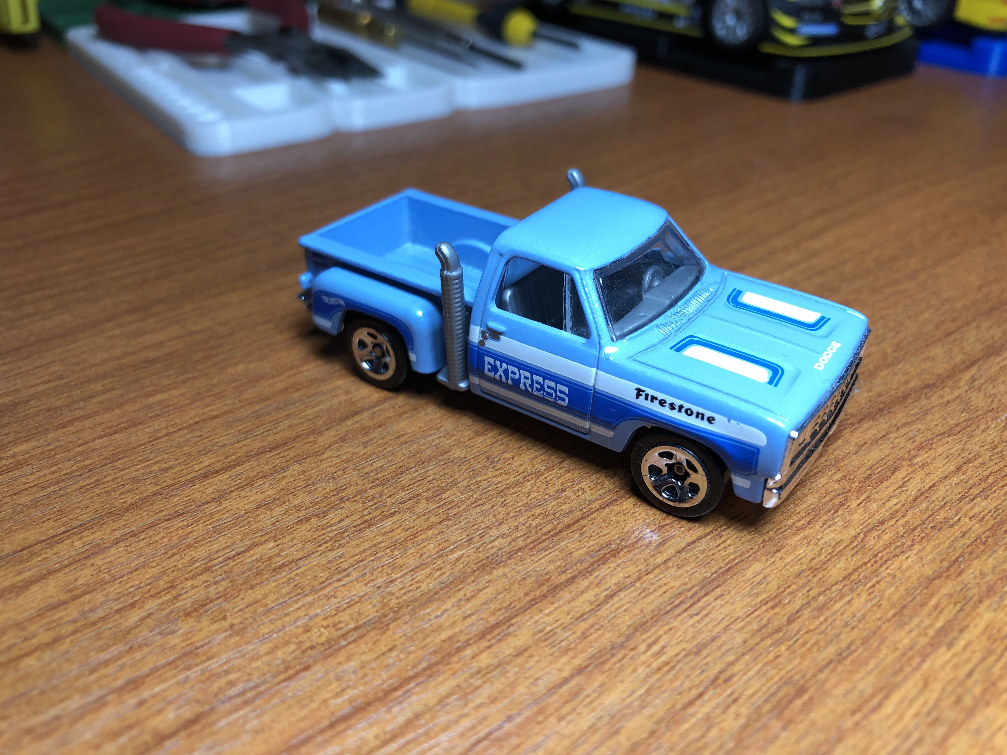 Dodge Express Truck - Hotwheels toy car collectible - Main Image 2