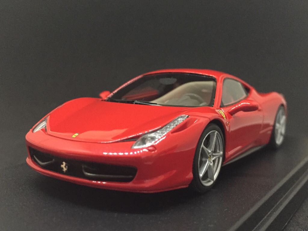 Ferrari 458 Italia - LookSmart toy car collectible - Main Image 2
