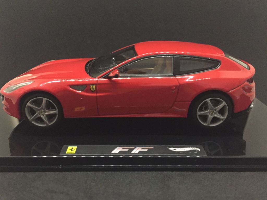 Ferrari FF  toy car collectible - Main Image 2