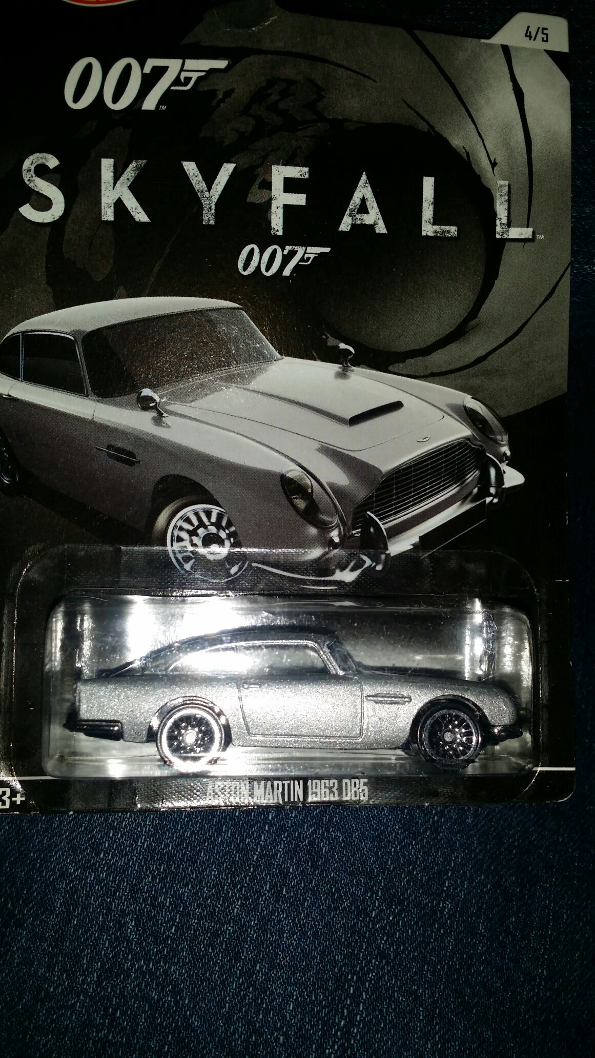 Aston Martin DB5 - 007 Skyfall toy car collectible - Main Image 1