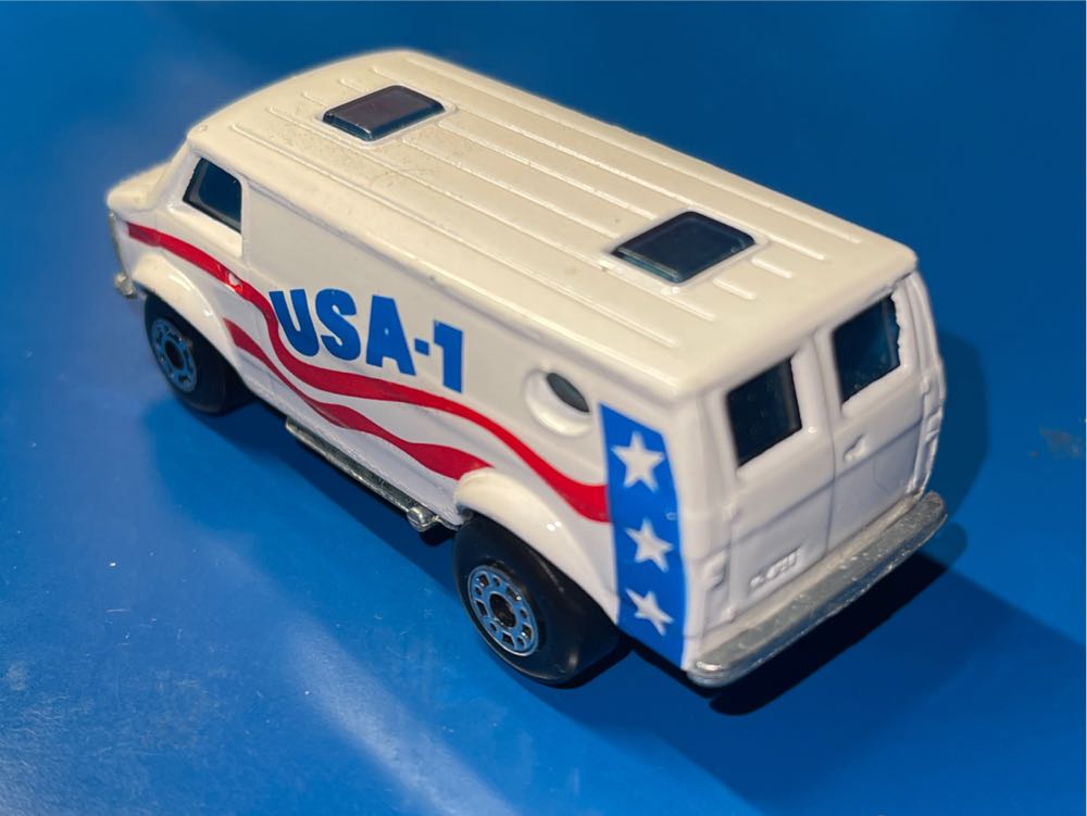 Chevy Van - Matchbox Superfast toy car collectible - Main Image 3