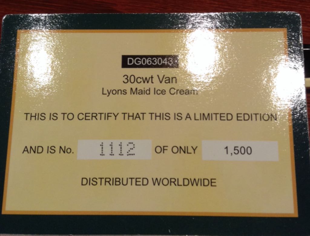 30cwt Van Lyons Maid Ice Cream  toy car collectible - Main Image 2