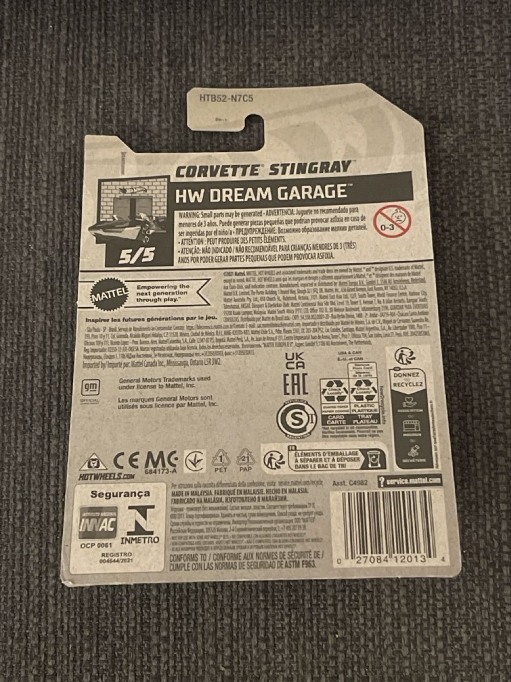 Corvette Stingray - HW Dream Garage - 2024 toy car collectible - Main Image 2