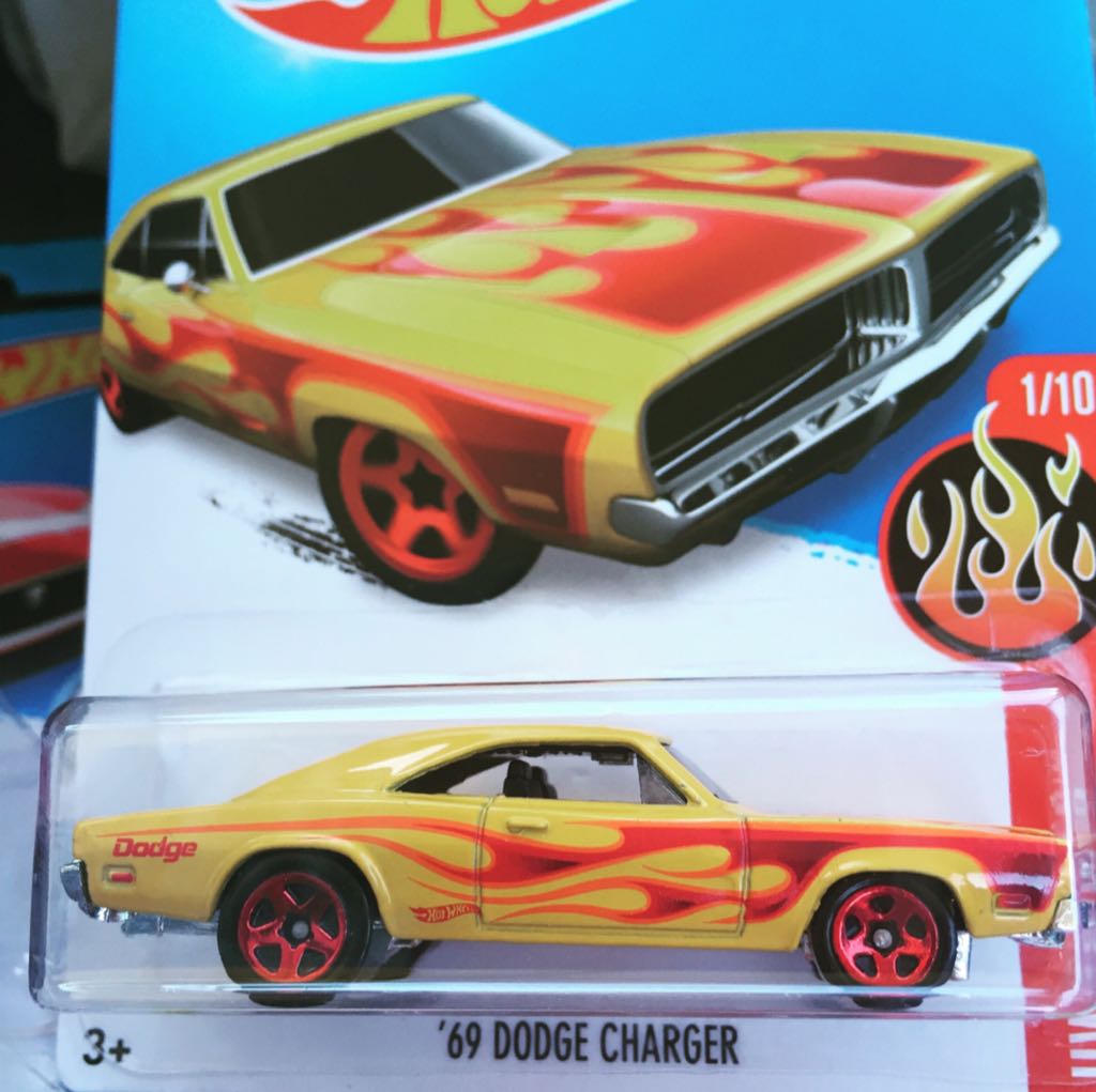 DODGE CHARGER ’69 - HW FLAMES 2 toy car collectible - Main Image 1