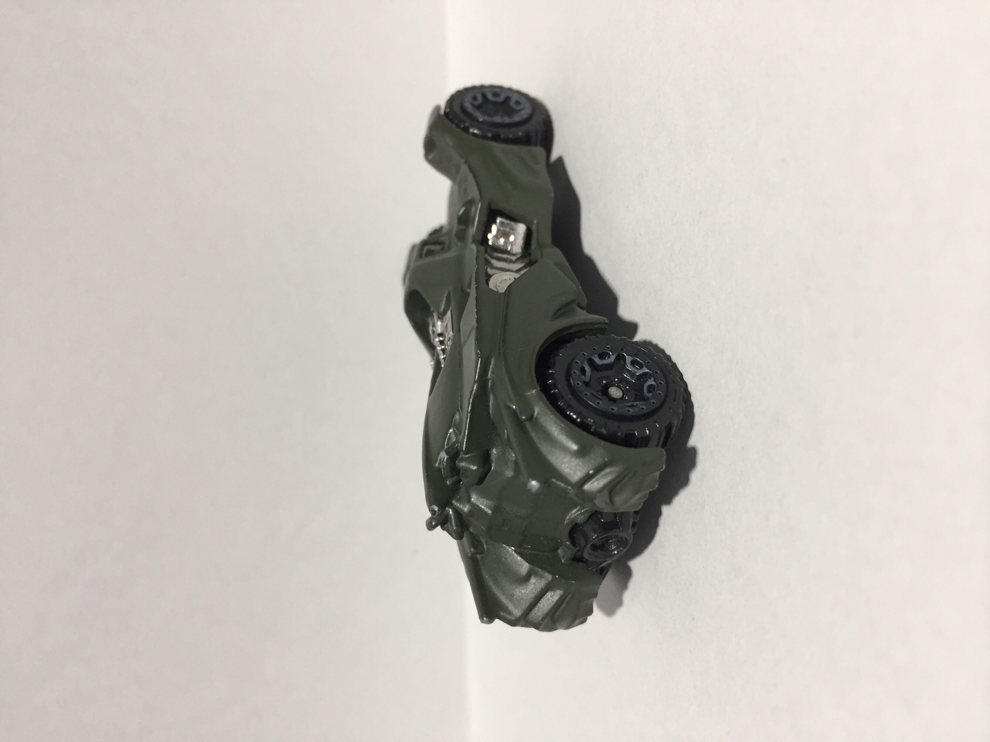 Batman Arkham Knight Batmobile - BATMAN toy car collectible - Main Image 3