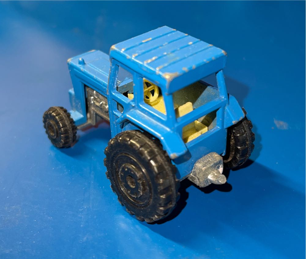 Ford Tractor - Matchbox toy car collectible - Main Image 3