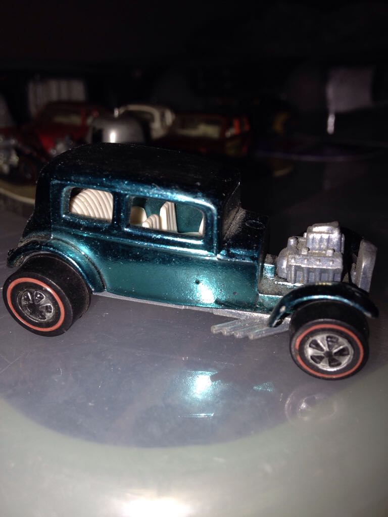 Classic ‘32 Ford Vicky  toy car collectible - Main Image 1