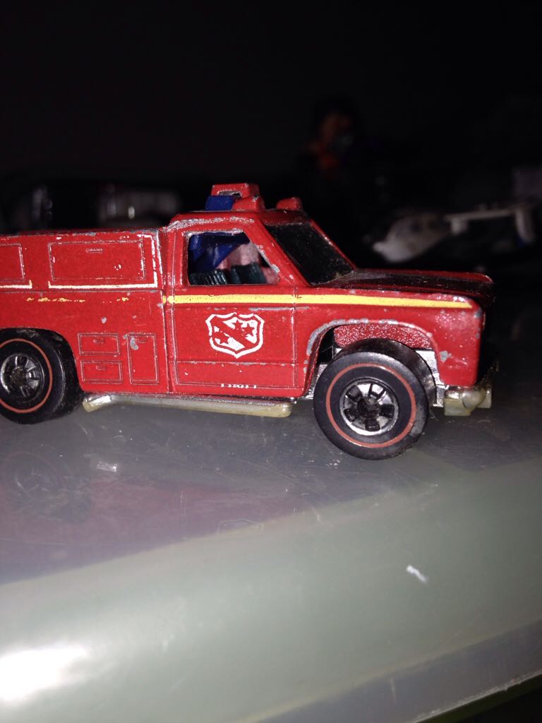 Rescue Truck Redline  toy car collectible - Main Image 2