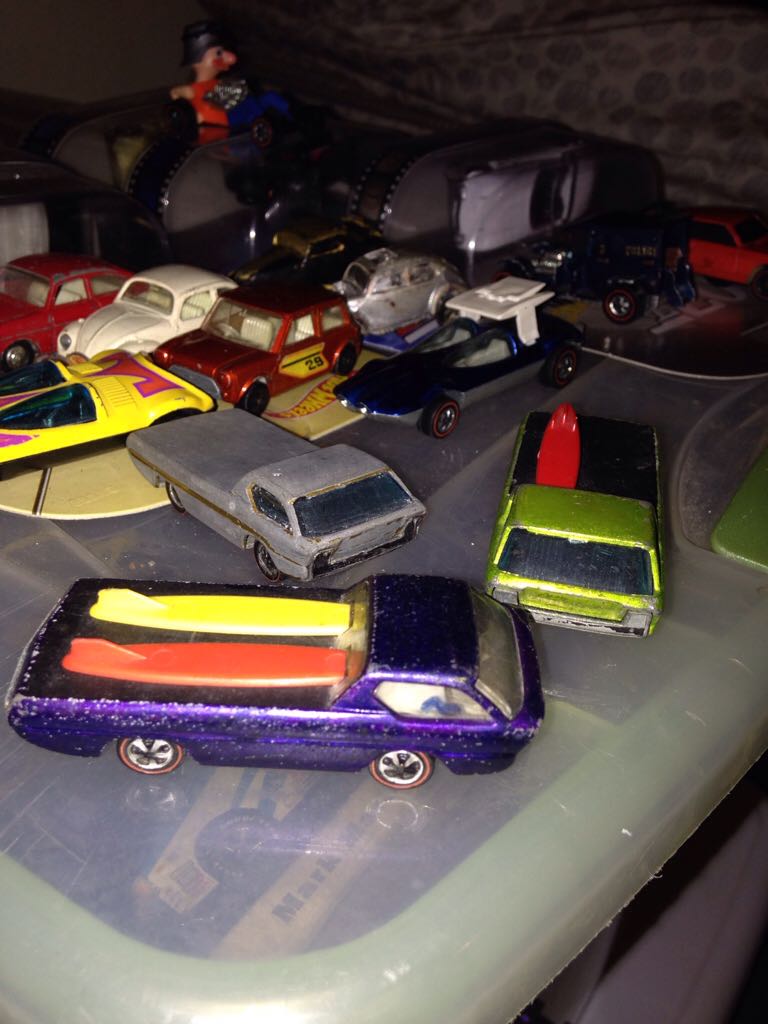 Deora Redline  toy car collectible - Main Image 2