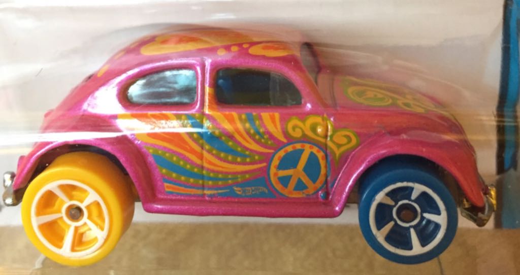 Lily: Volkswagen Beatle - HW City toy car collectible - Main Image 2