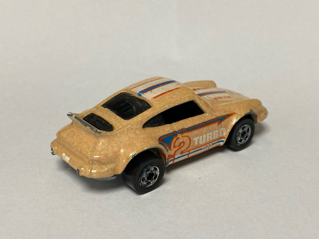 Porsche P-911 Carrera - Color Changers toy car collectible - Main Image 2