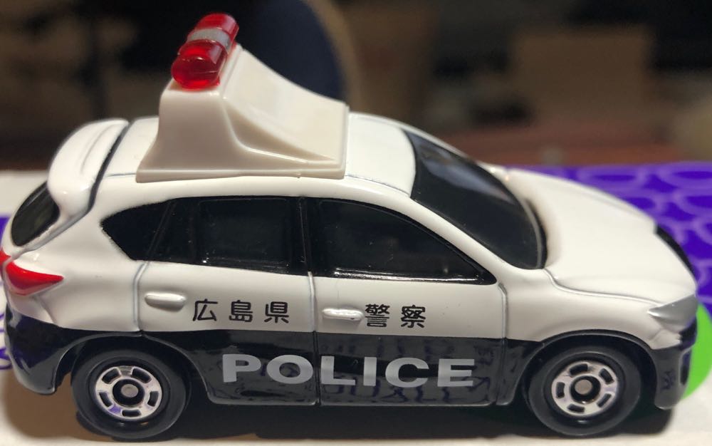 TOMICA 082 - Mazda CX-5 Police Car - Tomica Standard toy car collectible - Main Image 3