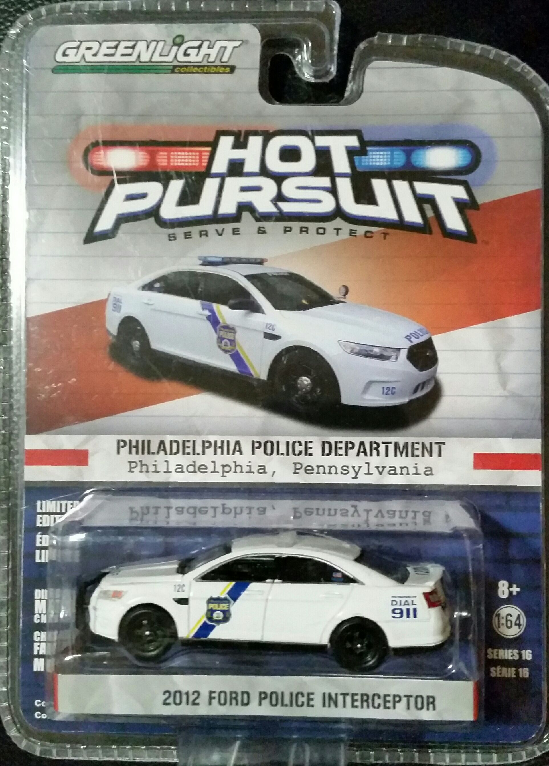 2012 Ford Police Interceptor - Hot Pursuit toy car collectible - Main Image 1