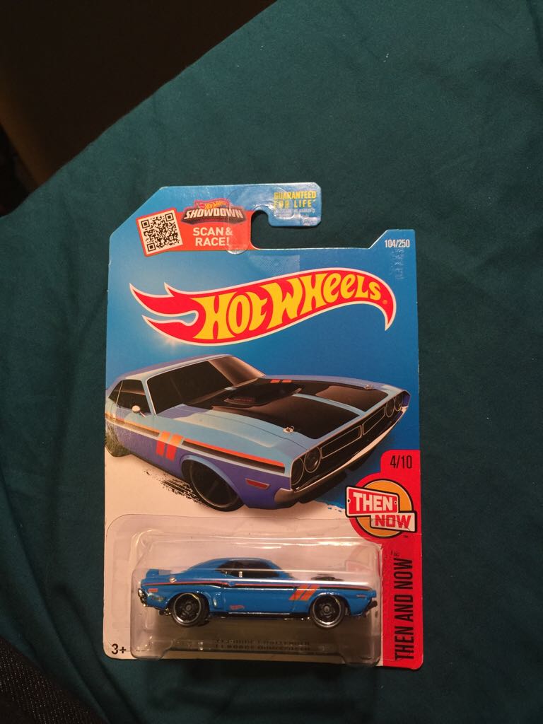 Dodge Challenger 1971  toy car collectible - Main Image 1