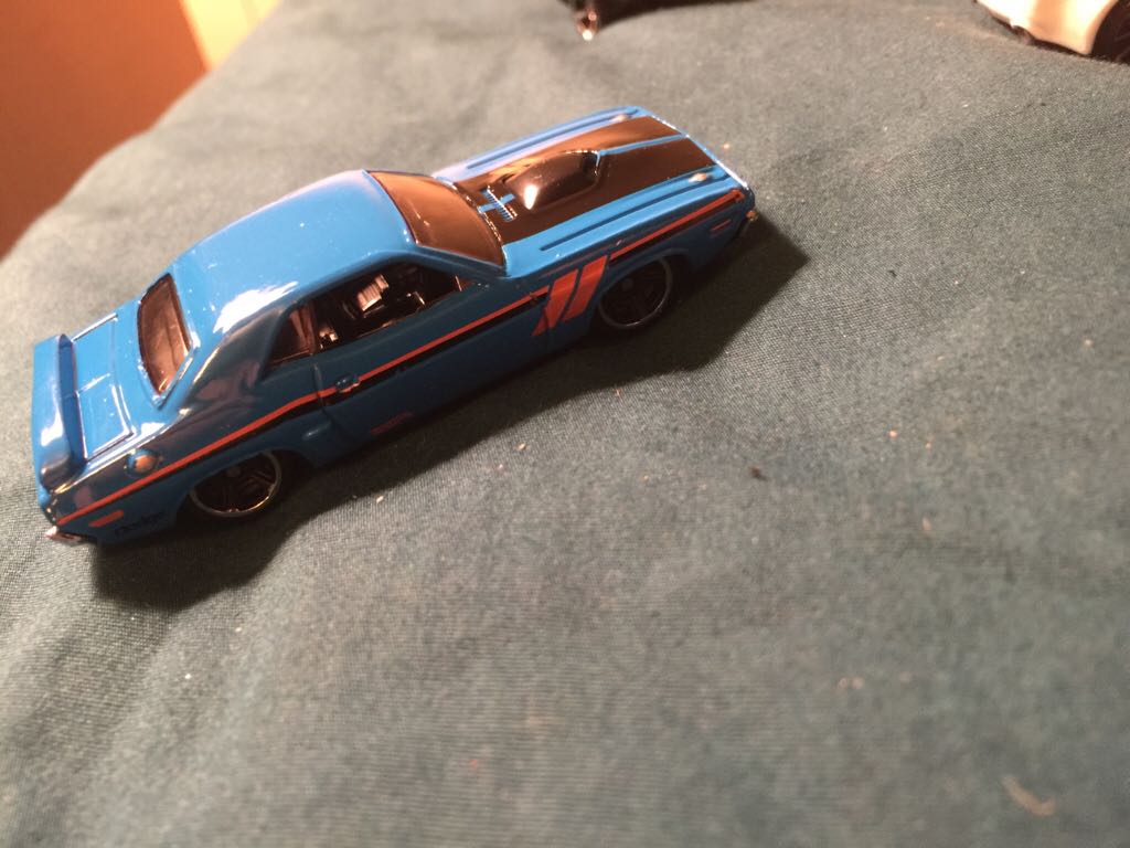 Dodge Challenger 1971  toy car collectible - Main Image 2