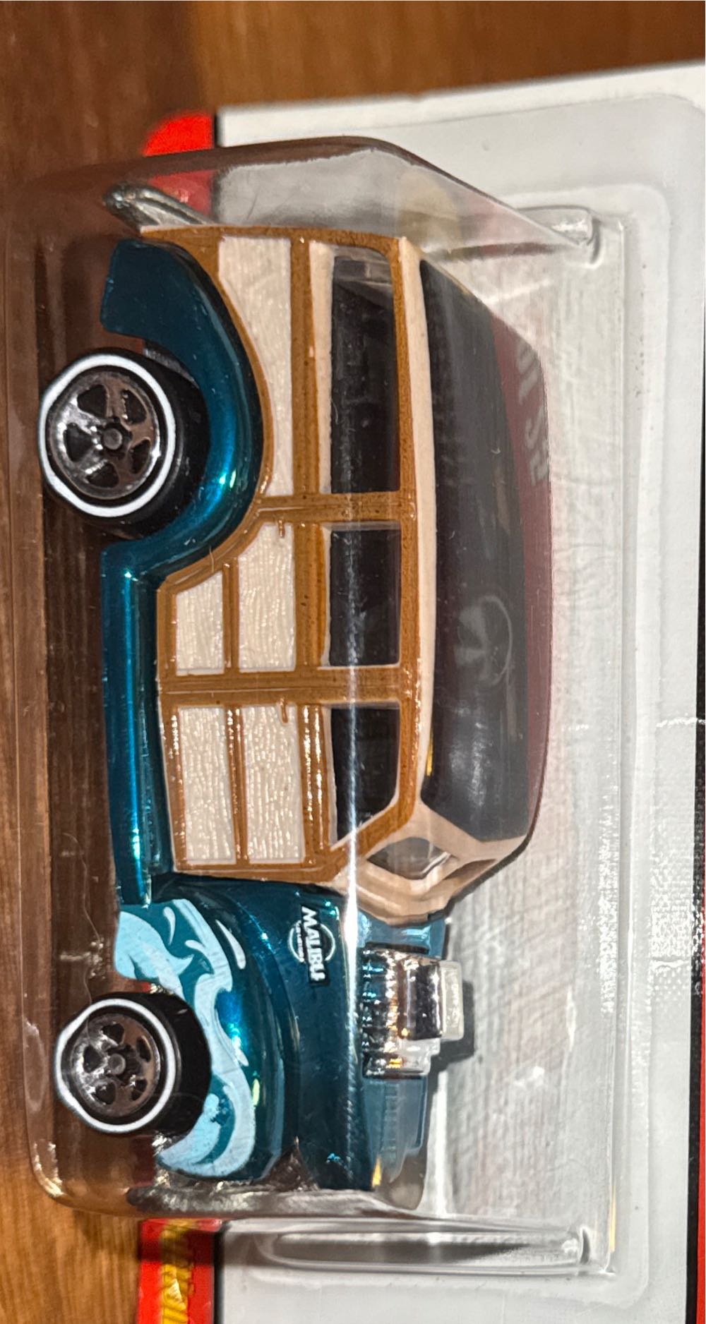 Woodie 1940’s - Classics - 0025 - Hot Wheels Classics Series 1 toy car collectible - Main Image 3