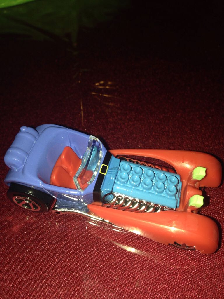 TOMICA 012 - Nissan March