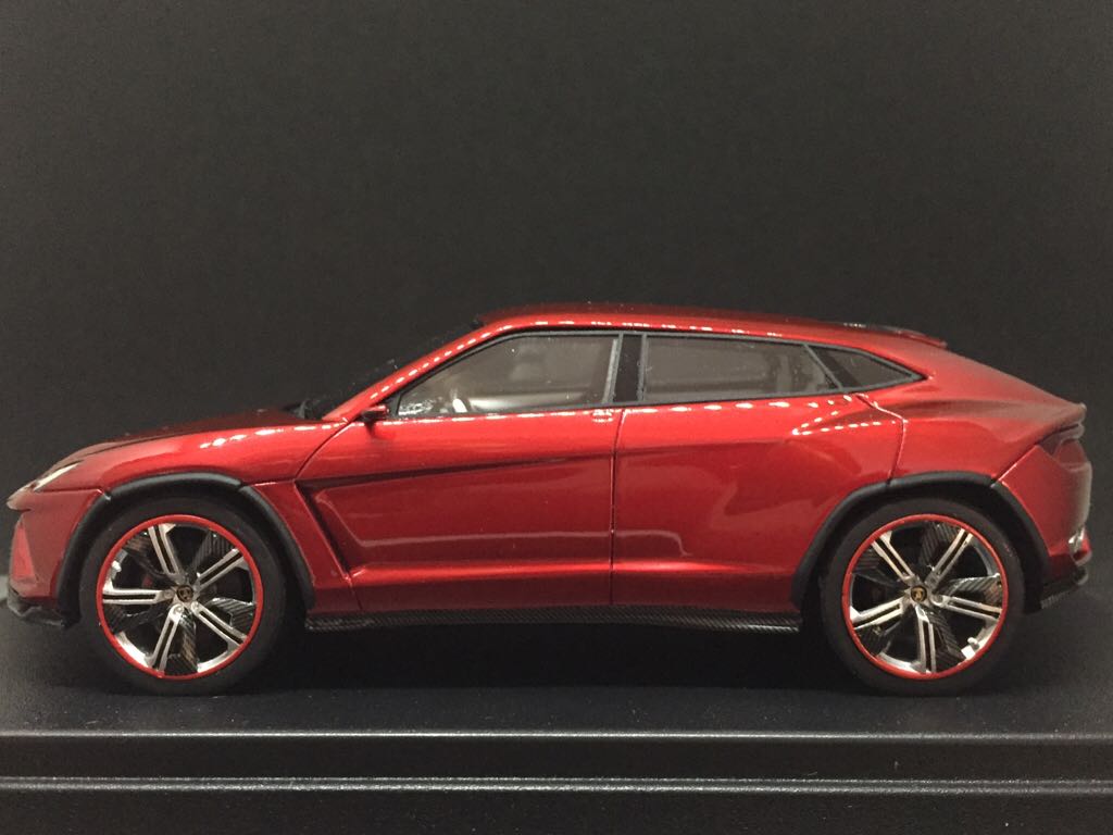 Lamborghini Urus - LookSmart toy car collectible - Main Image 2
