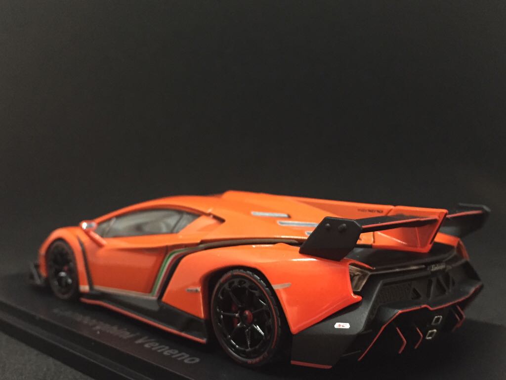 Lamborghini Veneno - Kyosho toy car collectible - Main Image 2