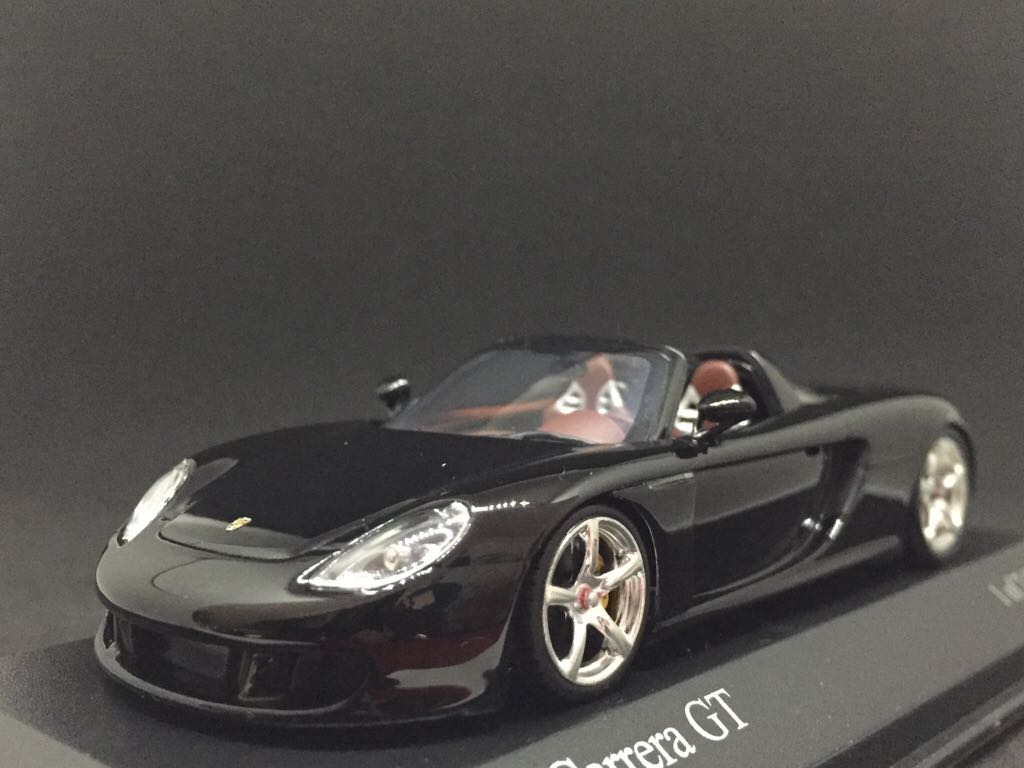 Porsche Carrera GT - Minichamps toy car collectible - Main Image 2